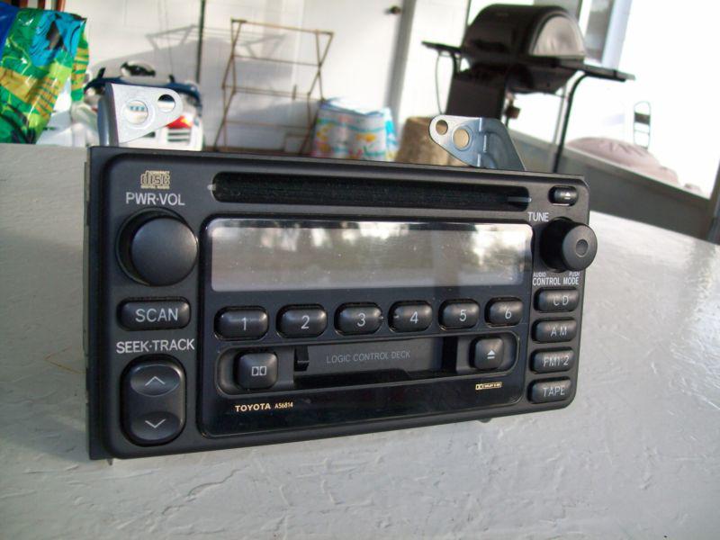 Toyota celica echo highlander mr2 radio cd cassette 86120-2b680 