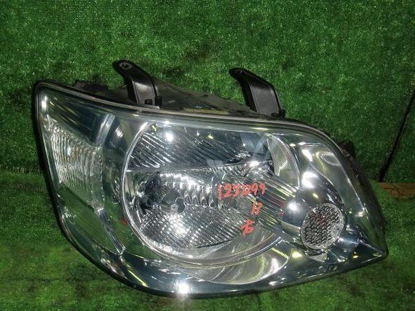 Toyota noah 2002 right head light assembled [9910800]