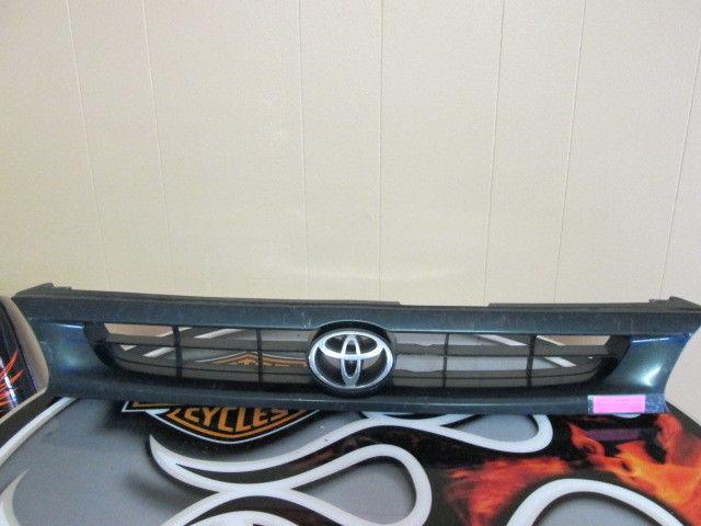 96-97 toyota corolla front grille