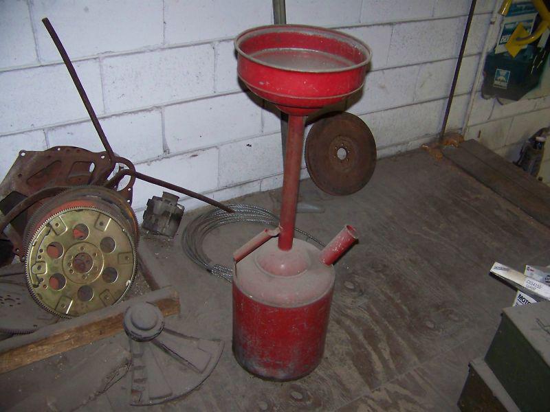 Vintage oil drain with funnel good condition