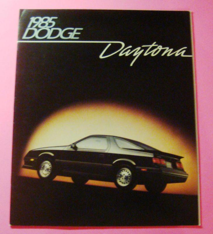 1985 dodge daytona sales showroom brochure....20 pages