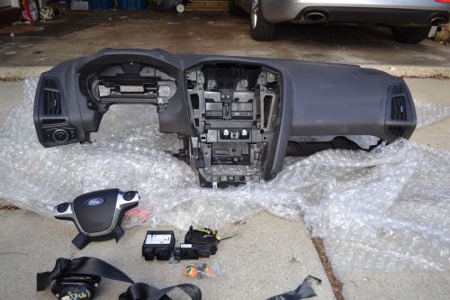 2012-14 ford focus air bag, dashboard w/passenger air bag $540