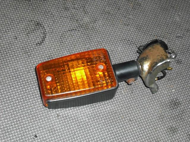 Yamaha xj750rh xj750 seca right front turn signal light lamp *free shipping*