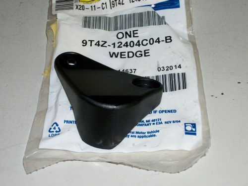 09/15 ford edge - lh wedge luggage compartment door