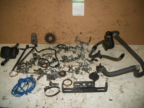 02 yamaha yzf r6 box of parts &amp; bolts a37