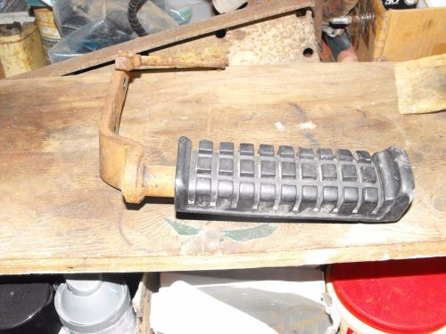 1987 honda trx 125 right side foot peg- used