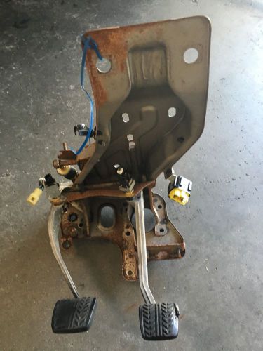 86 87 88 89 90 91 mazda rx7 13b manual pedal assembly / oem