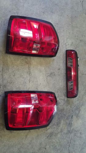 2015 chevorlet silverado 2500 hd right and left tail lights, third break light