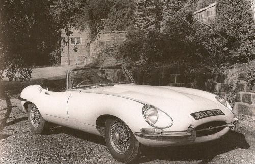 Comprehensive:the jaguar file: all models since 1922 (eric dymock motor book)