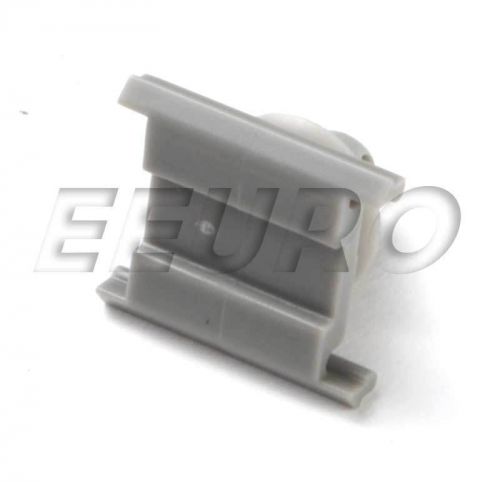 New genuine volvo molding clip 6806505