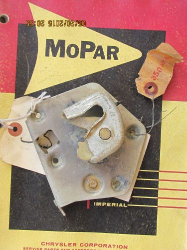 Nos mopar 1970&#039;s 1971 1972 1973 1974 dodge van door latch right 3508084