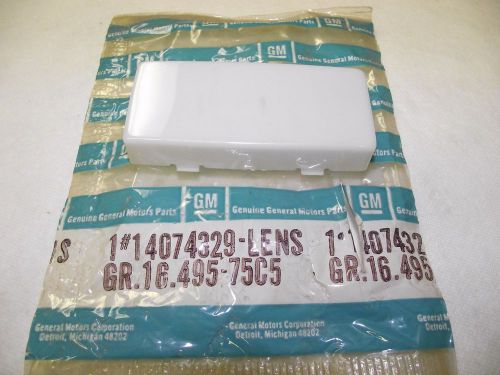 New oem gm dome lamp lens part# 14074329 84-88 gm full size pickup truck