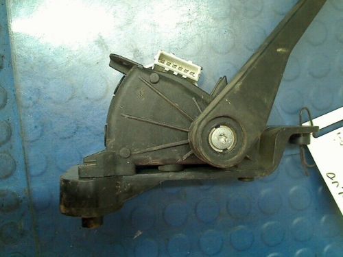 2004 volvo xc90 i 2.9 t6 24v (b6294t) electric gas pedal 30683520-