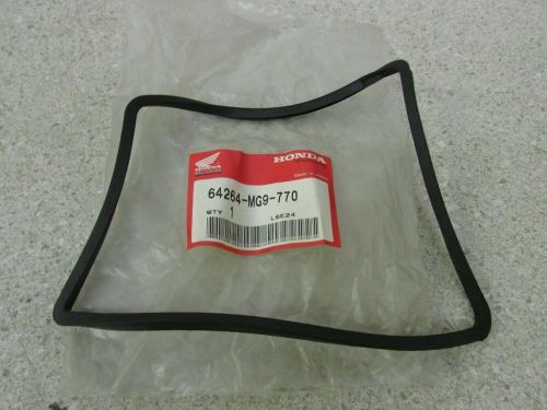 Nos genuine honda nos 64264-mg9-770 rubber, r.h. speaker grill gasket