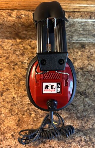 Re-24 racing electronics headphones red with dual volume adjust great condition