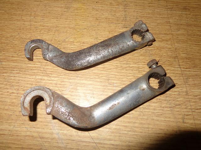 Two front wheel cams lambretta 125 ld 50s.