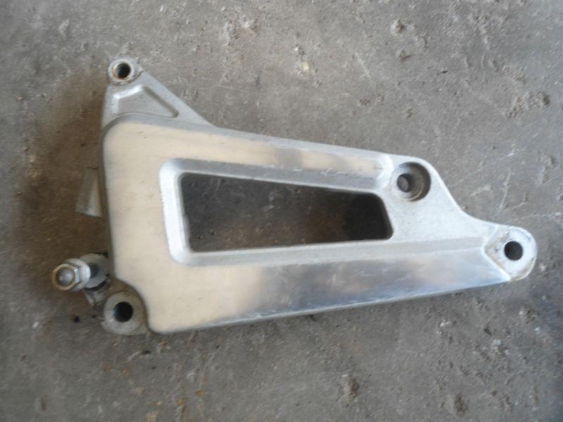 1983 yamaha xv500 xv 500 virago left foot peg bracket