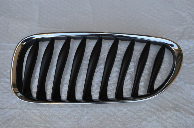  bmw z4  e85 / e86 2003-08  left front / drivers side grille  oem    used