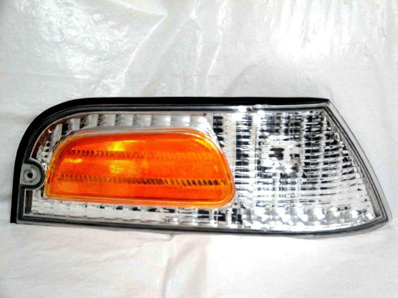 Ford 98 crown victoria corner front signal park side marker light lamp r h new