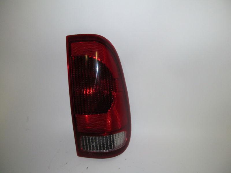 97 98 99 00 01 02 03 04 f150 f250 f350 oem right tail light nice! 