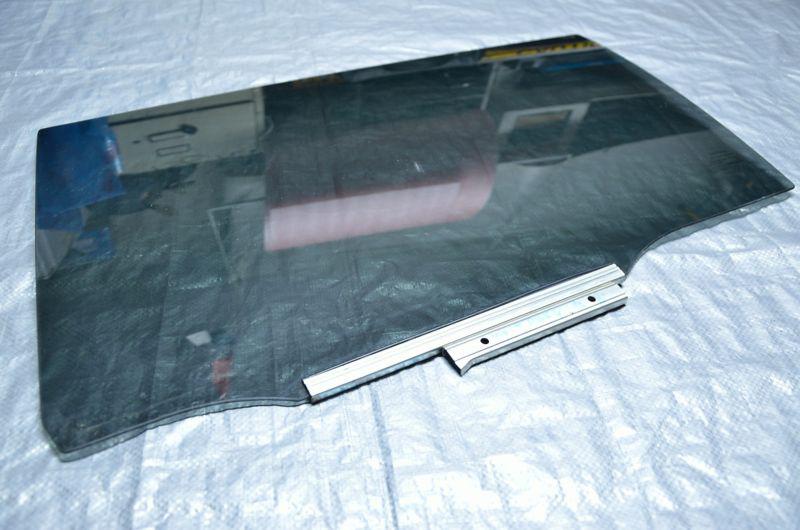 Toyota rav-4 06-12  door glass window, rear left driver side68104-0r010