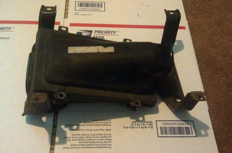 1985 nissan 300zx air cleaner assembly housing 