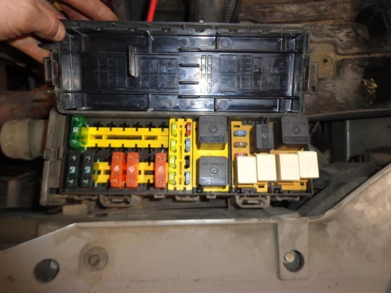 Find 02 FORD TAURUS FUSE BOX 822278 motorcycle in Ames ... 02 ford taurus fuse box location 