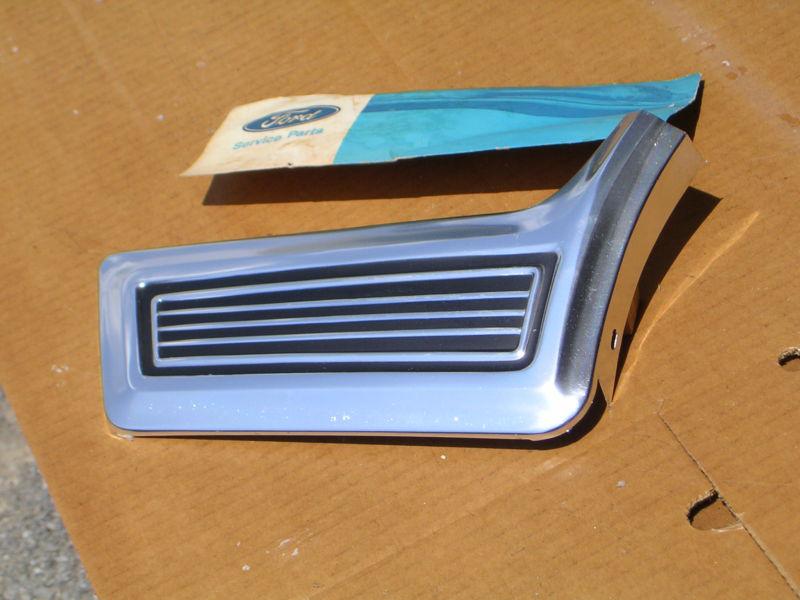 1967 xl ltd nos ford front fender moulding  c7az  fomoco