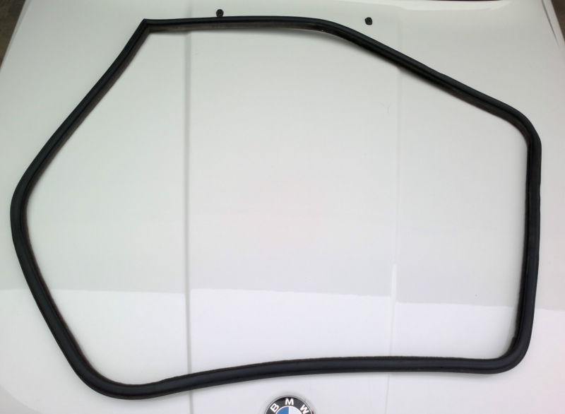 Bmw e30 rear right door seal edge protection weatherstrip 4 door great cond oem