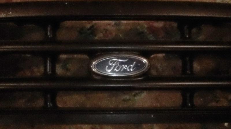 Ford f250 - f550 grill with ford emblem 1999 - 2004