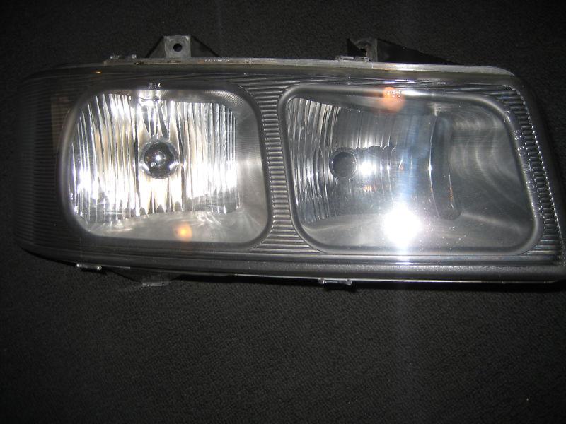 Chevy express, gmc savannah 2003-2011 right/passenger oem headlight p/n 25758558