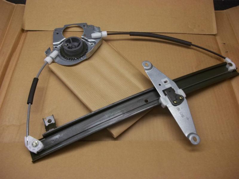 New genuine isuzu 8-97165879-0 window regulator