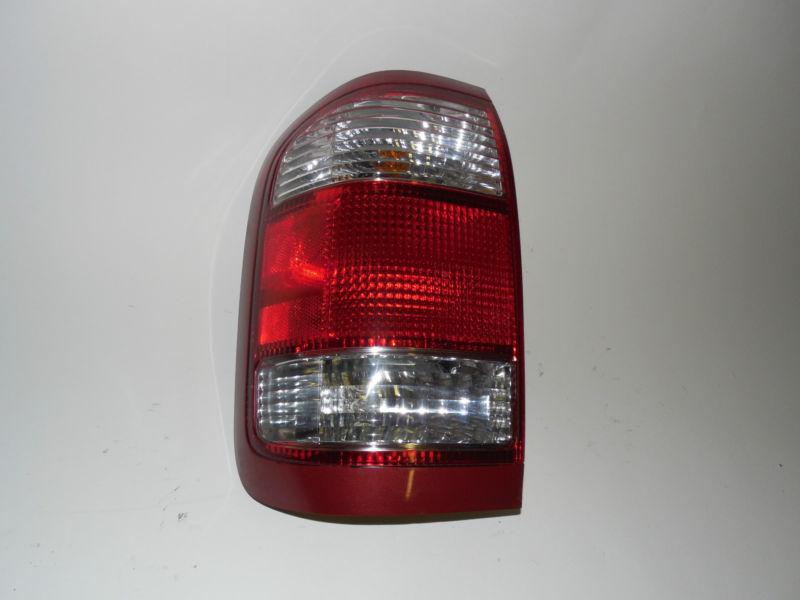 99 00 01 02 03 04 nissan pathfinder oem left tail light nice!