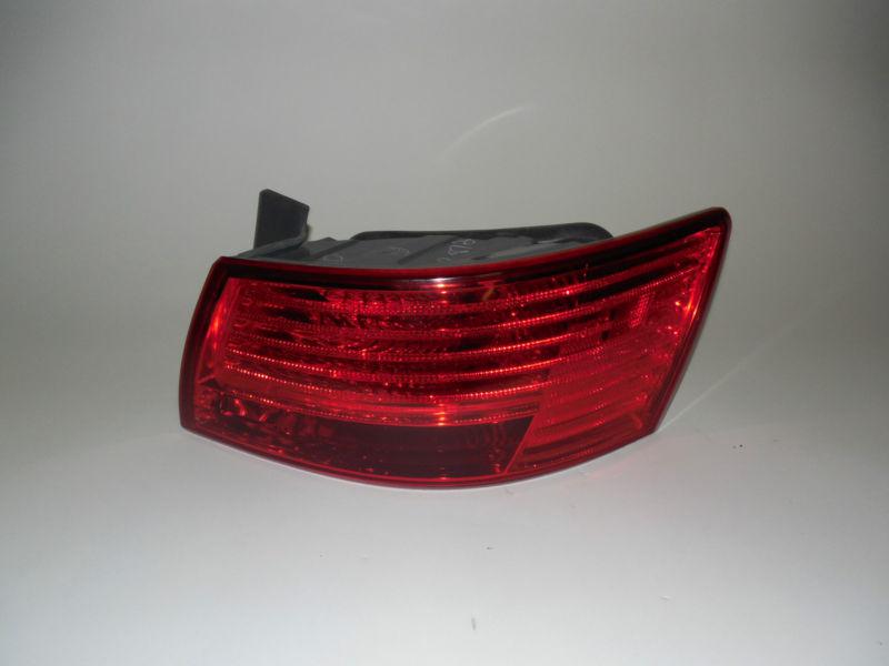 09 2010 hyundai sonata oem right tail light nice!