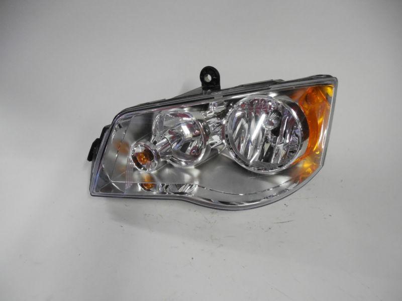 08 09 2010 2011 chrysler town and country oem left halogen headlight nice ! ! 