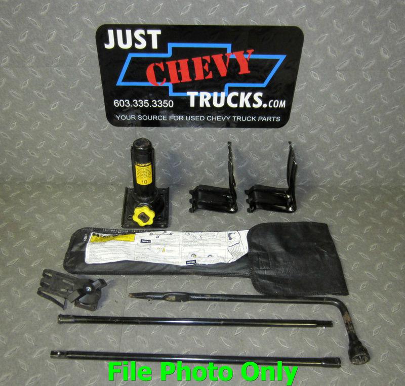 99 06 chevy silverado gmc sierra tahoe yukon suburban spare tire jack & tools