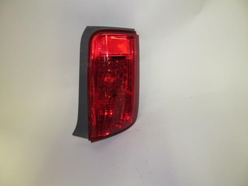 08 09 2010 scion xb oem right tail light nice!