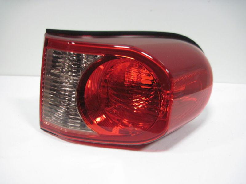 07 08 09 10 11 toyota fj cruiser tail light tail lamp right side oem