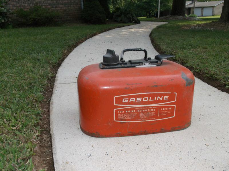 Vintage boat gasoline metal can / tank  6 gallons outboard johnson ~ evinrude