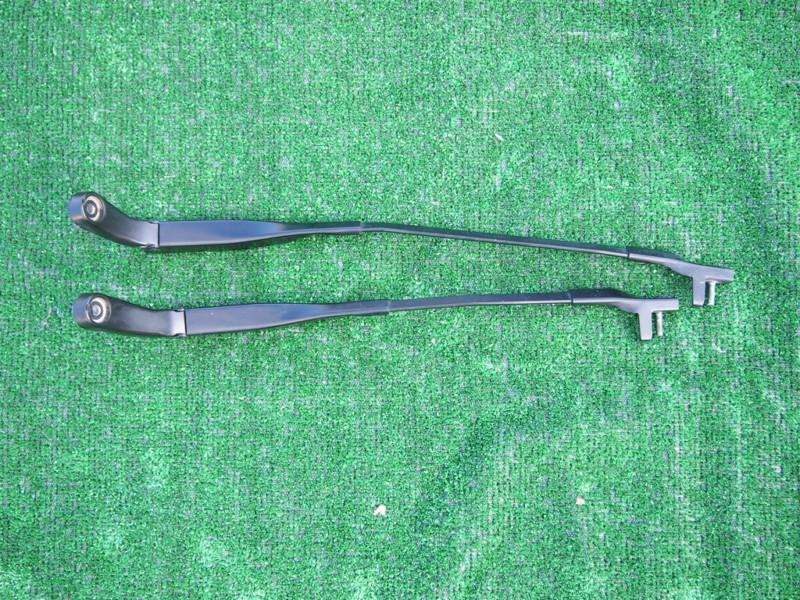 2001 - 2005 vw passat wiper arms  right & left 3b1 955 409 b  oem