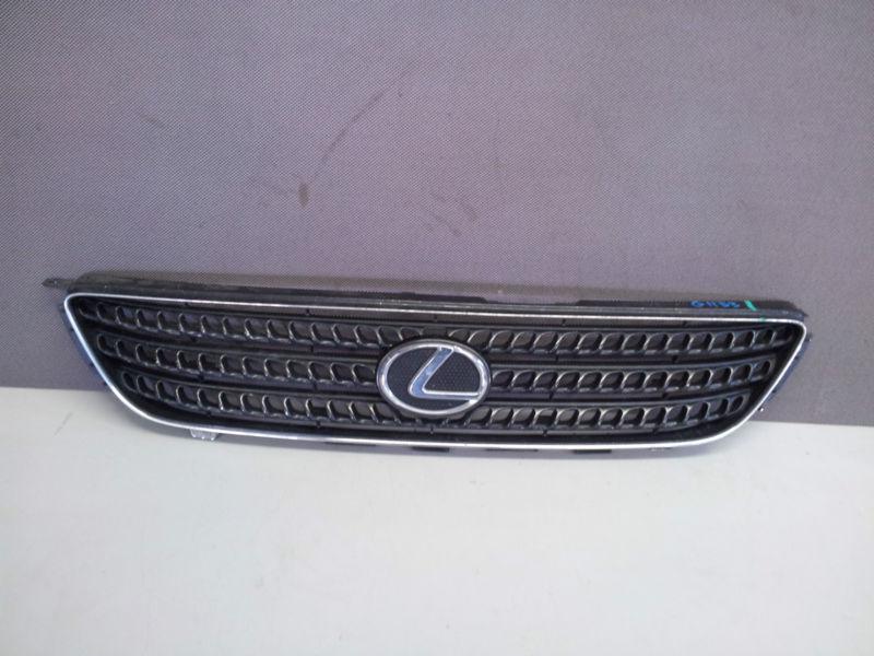 2001-2005 lexus is300 front radiator grille 53101-53070