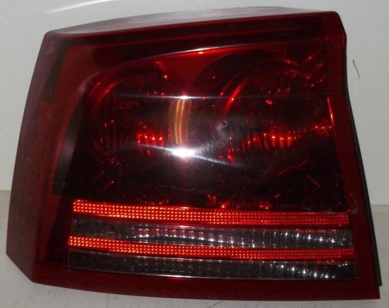 06 07 08 dodge charger driver tail light 1226901
