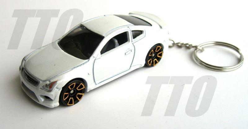 Infinity g37 keyring keychain fob white luxury car chain diecast 2010 2011 2012