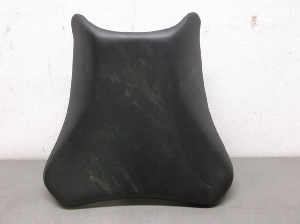 Front seat for the 2003-2004 suzuki gsxr1000