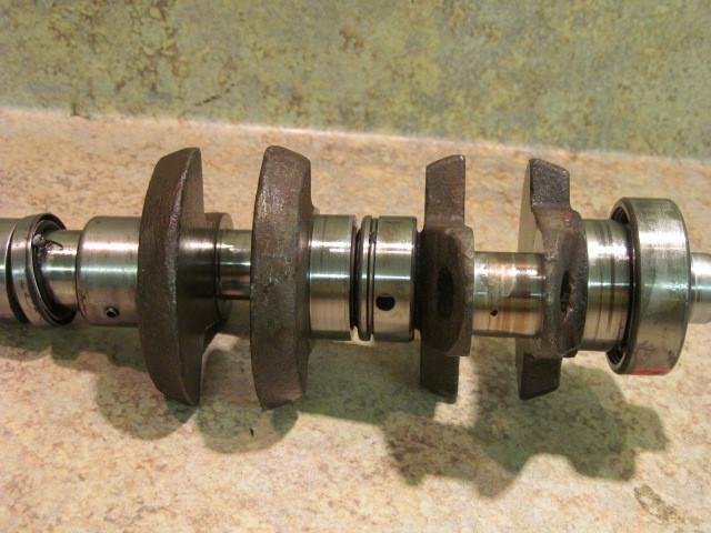 Johnson evinrude crankshaft & bearing assy 1974-1978 318678 385173 **15195**