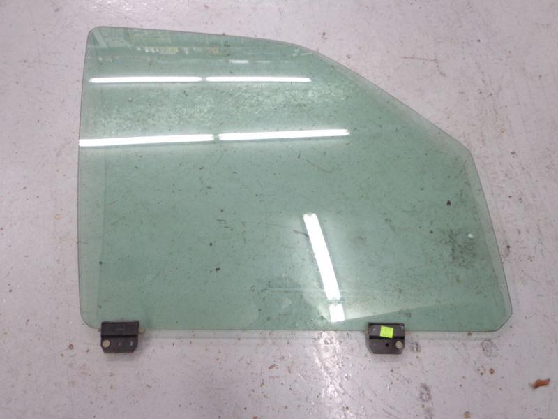 Ford expedition  passenger front side door  glass window  1997-2002