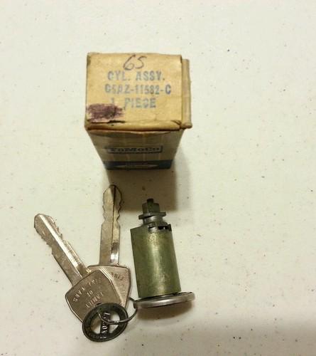 Nos 1965 ford ignition cylinder with keys 