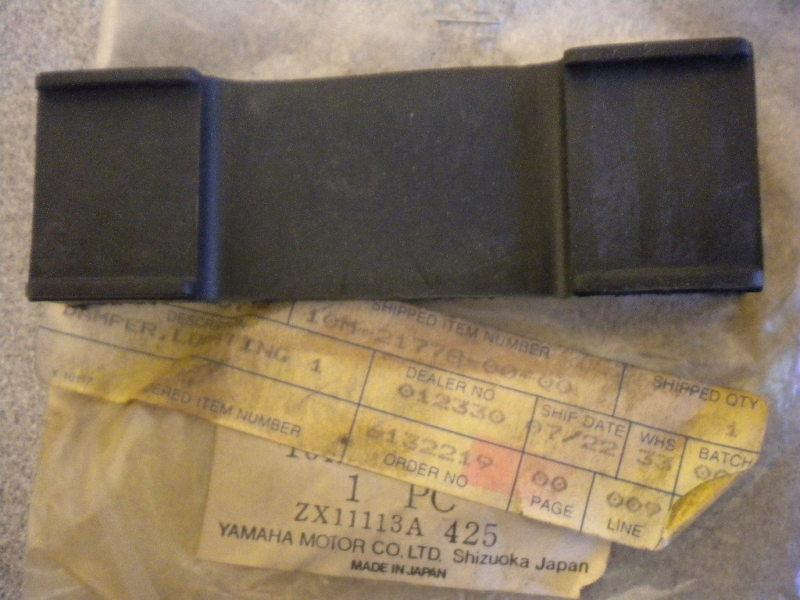 Nos yamaha oem locating damper 1 1982 xj1100 10m-21778-00