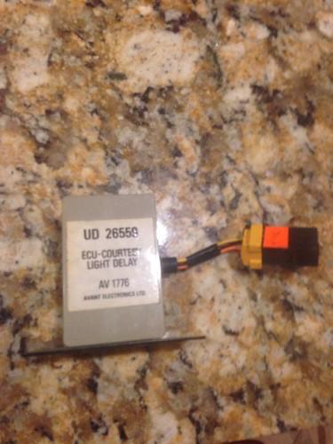 Bentley / rolls-royce   courtesy light ecu - part number ud 26559  