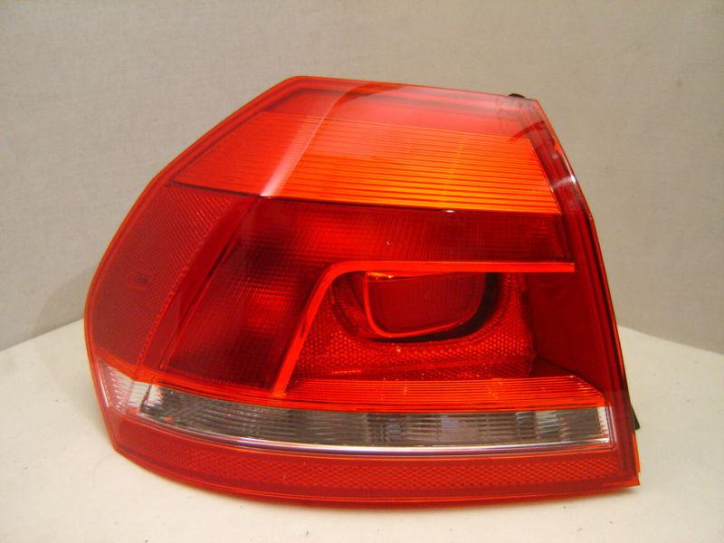 Volkswagen passat left tail light 12 13 oem 